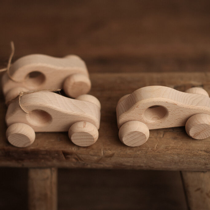 WOODEN sitter toy - auto