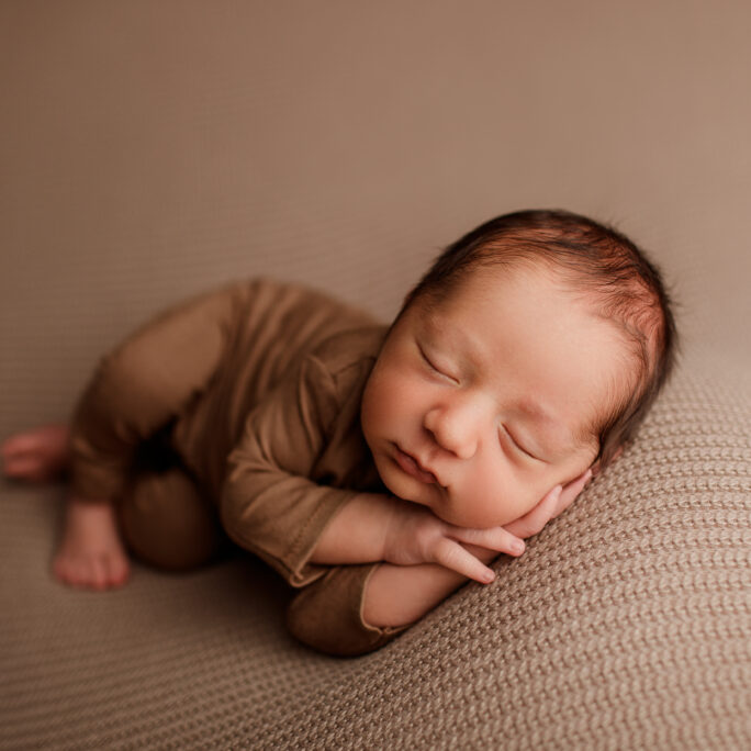 NEWBORN ONESIE + bow  / CHOCO