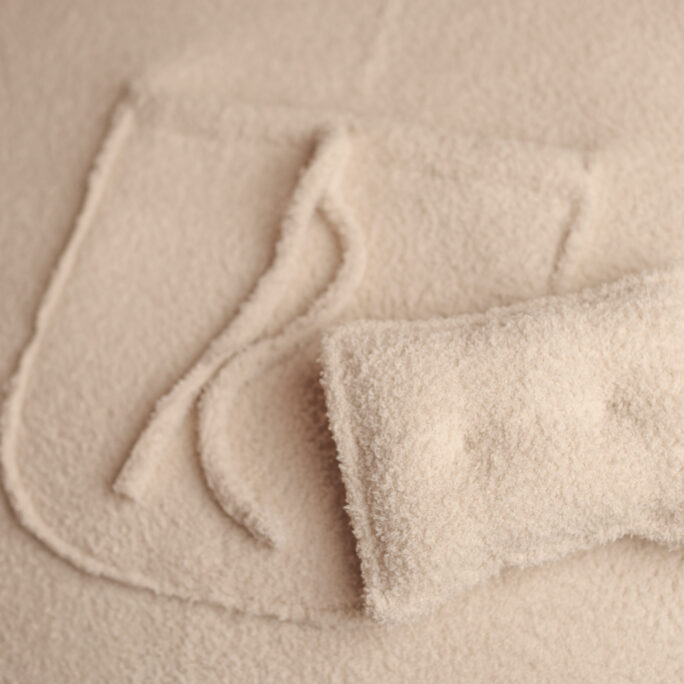 PLUSH pocket backdrop + pillow - OFF WHITE