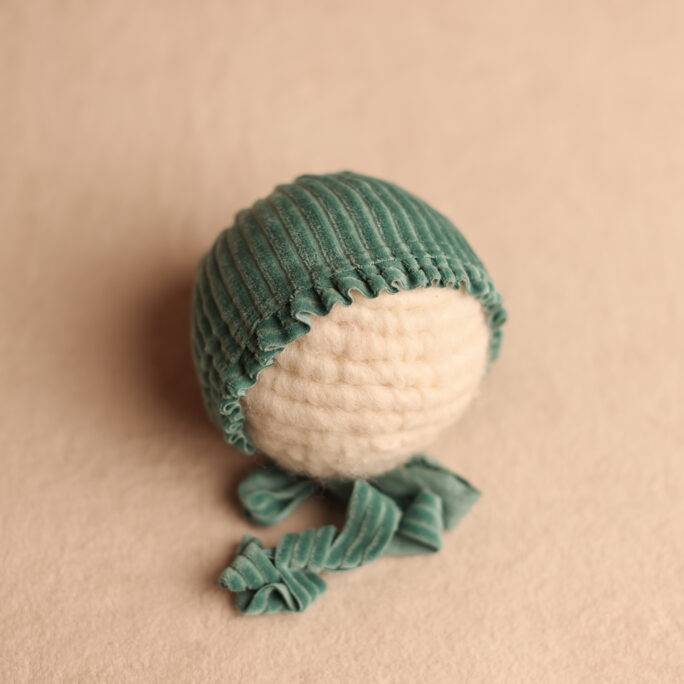 SEA GLASS  bonnet