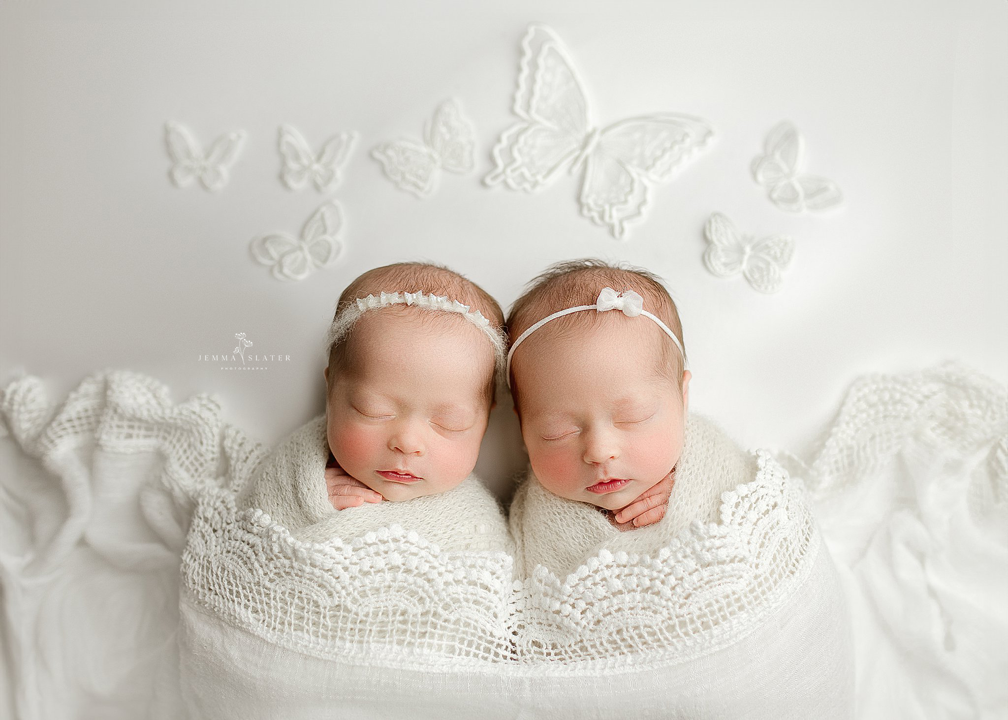 White LAYER with lace edges