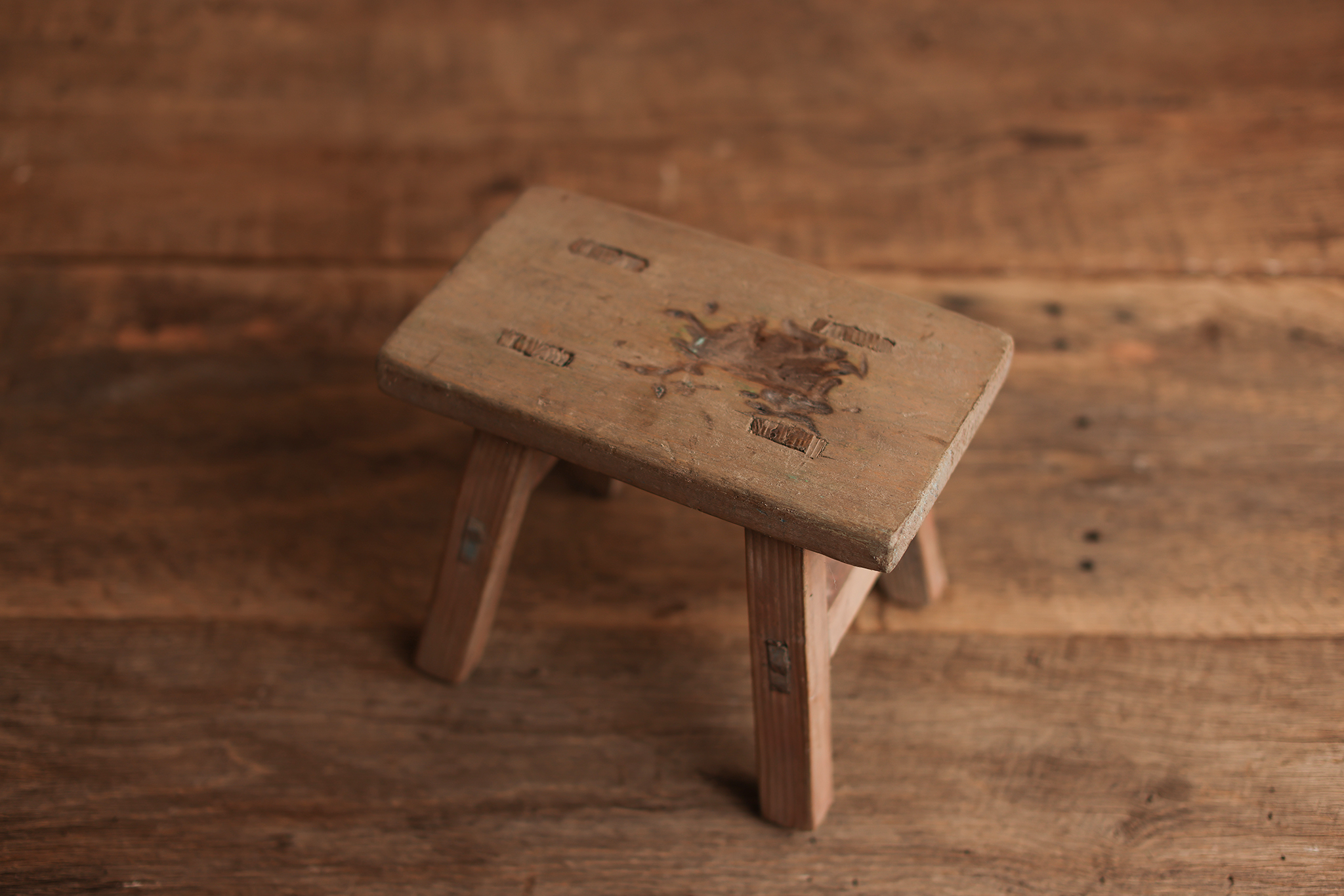 The Storyteller SITTER Stool