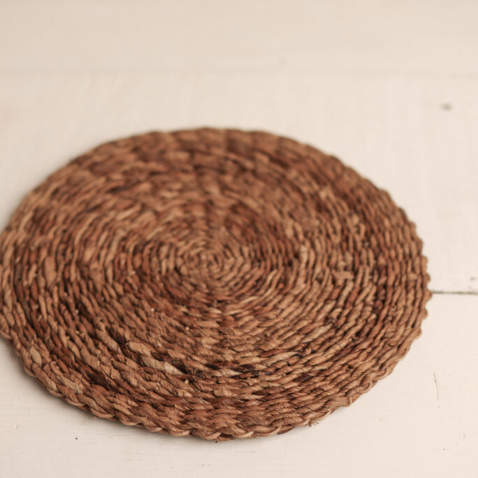 Thick round carpet