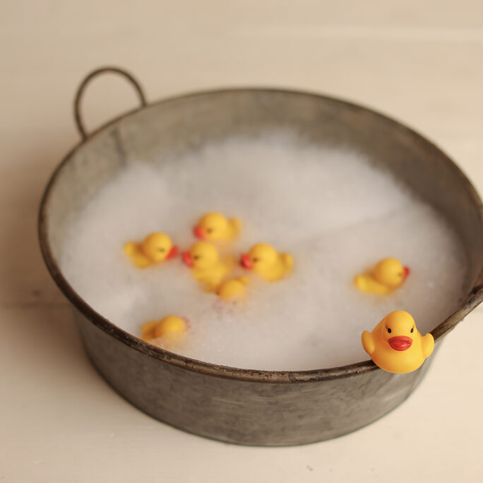 LARGE BATH TUB