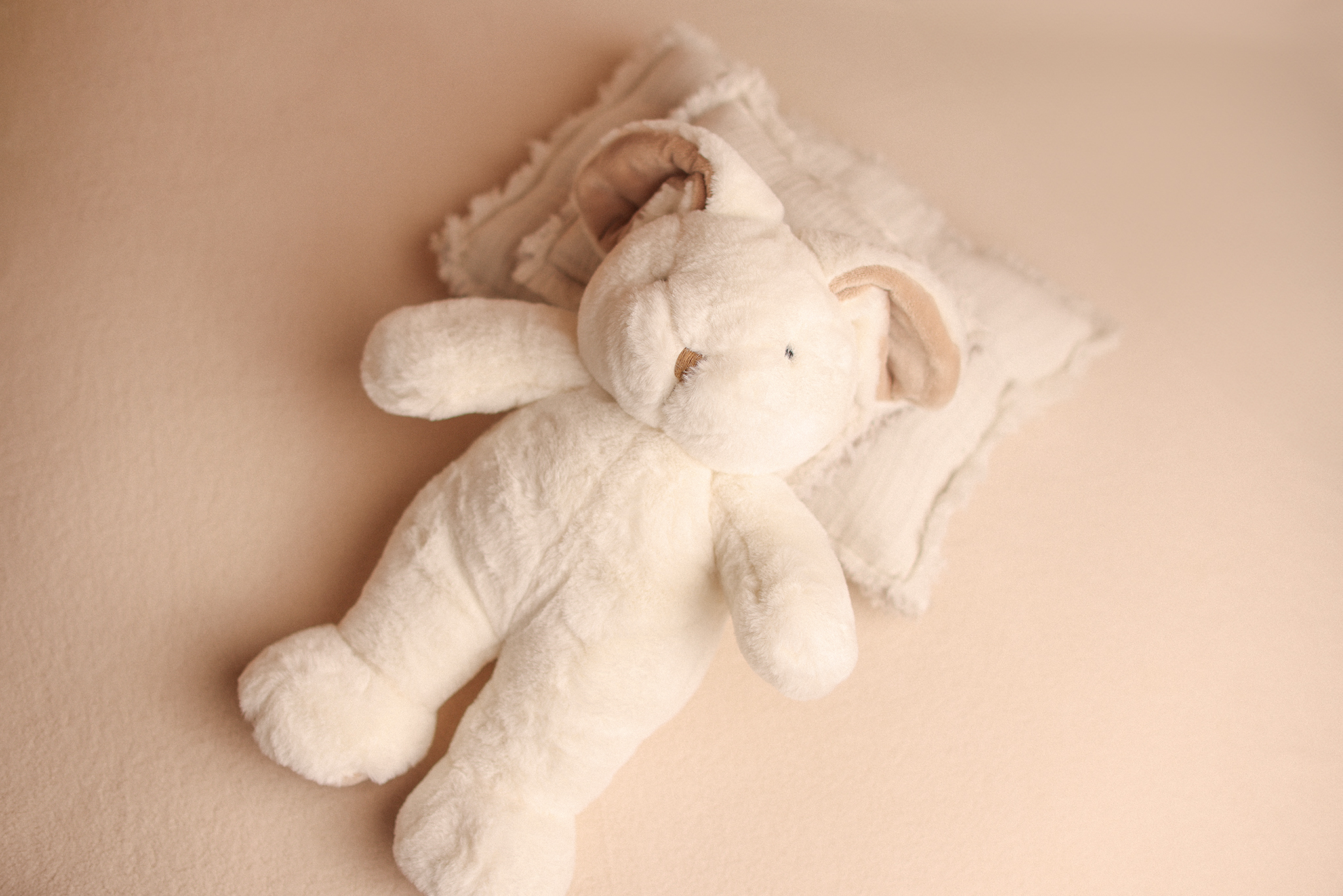 LARGE fluffy Bunny WHITE