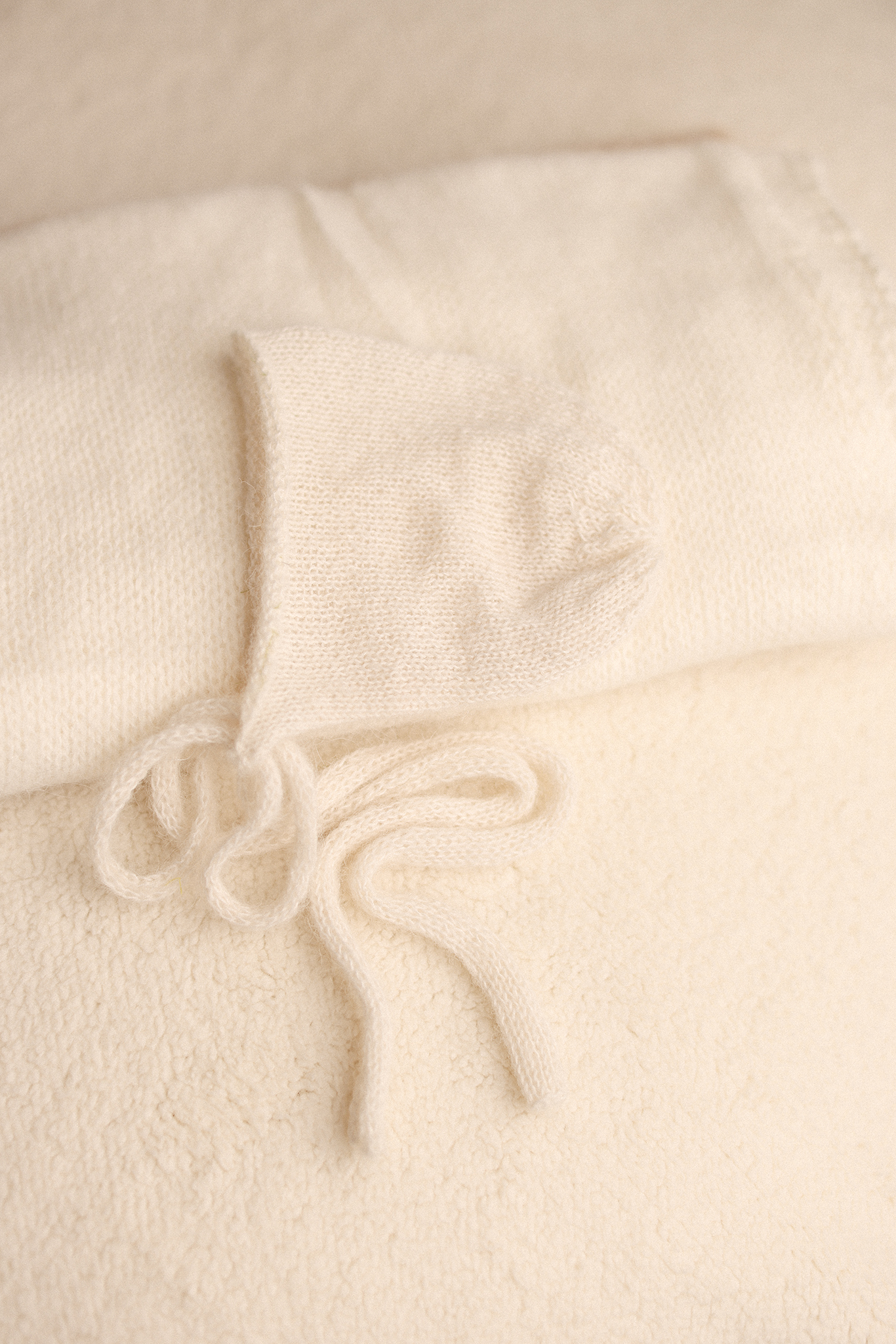IVORY BONNET