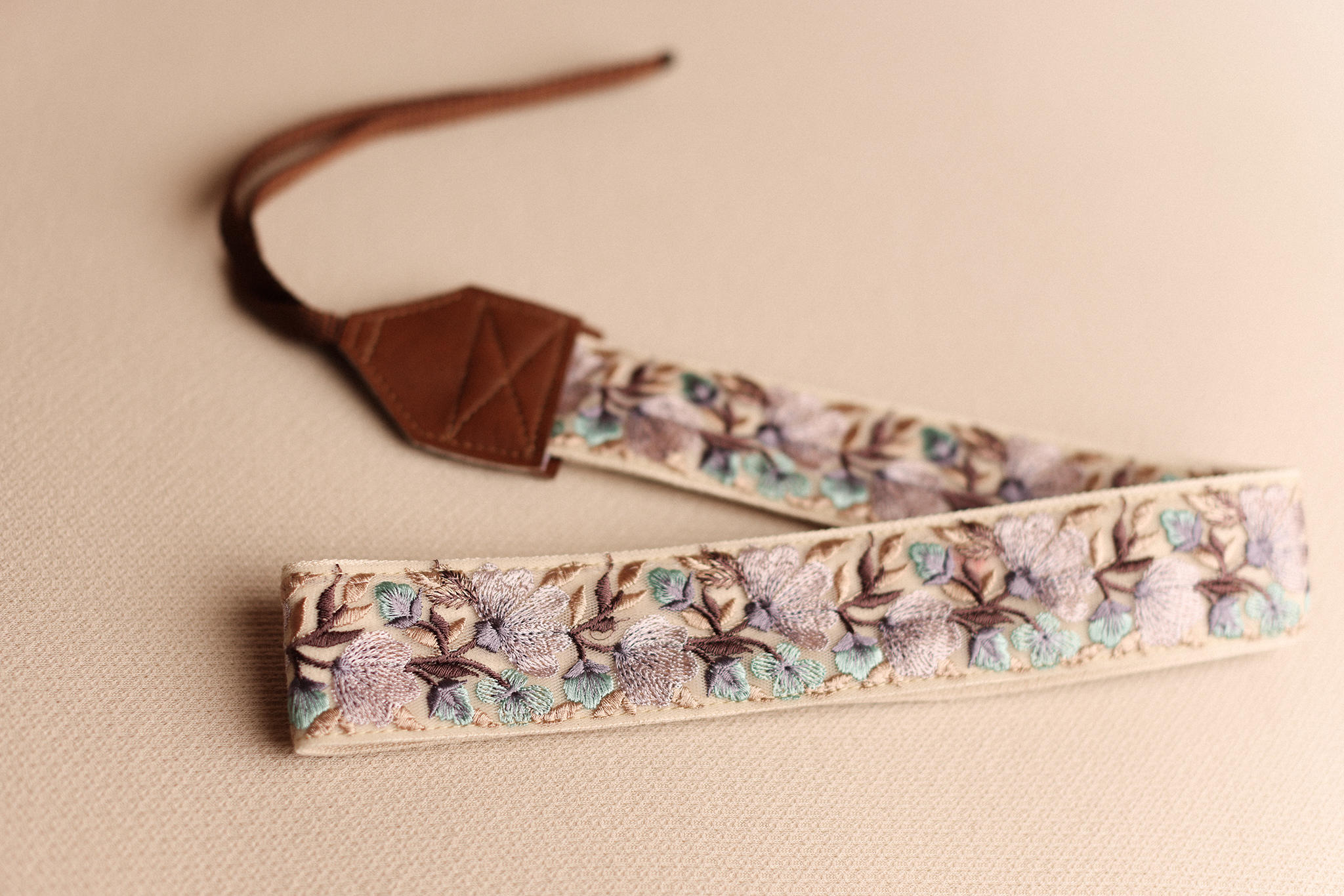 Lilac Bloom – Camera Strap