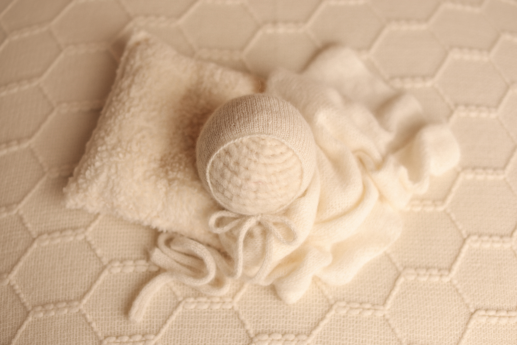 IVORY BONNET