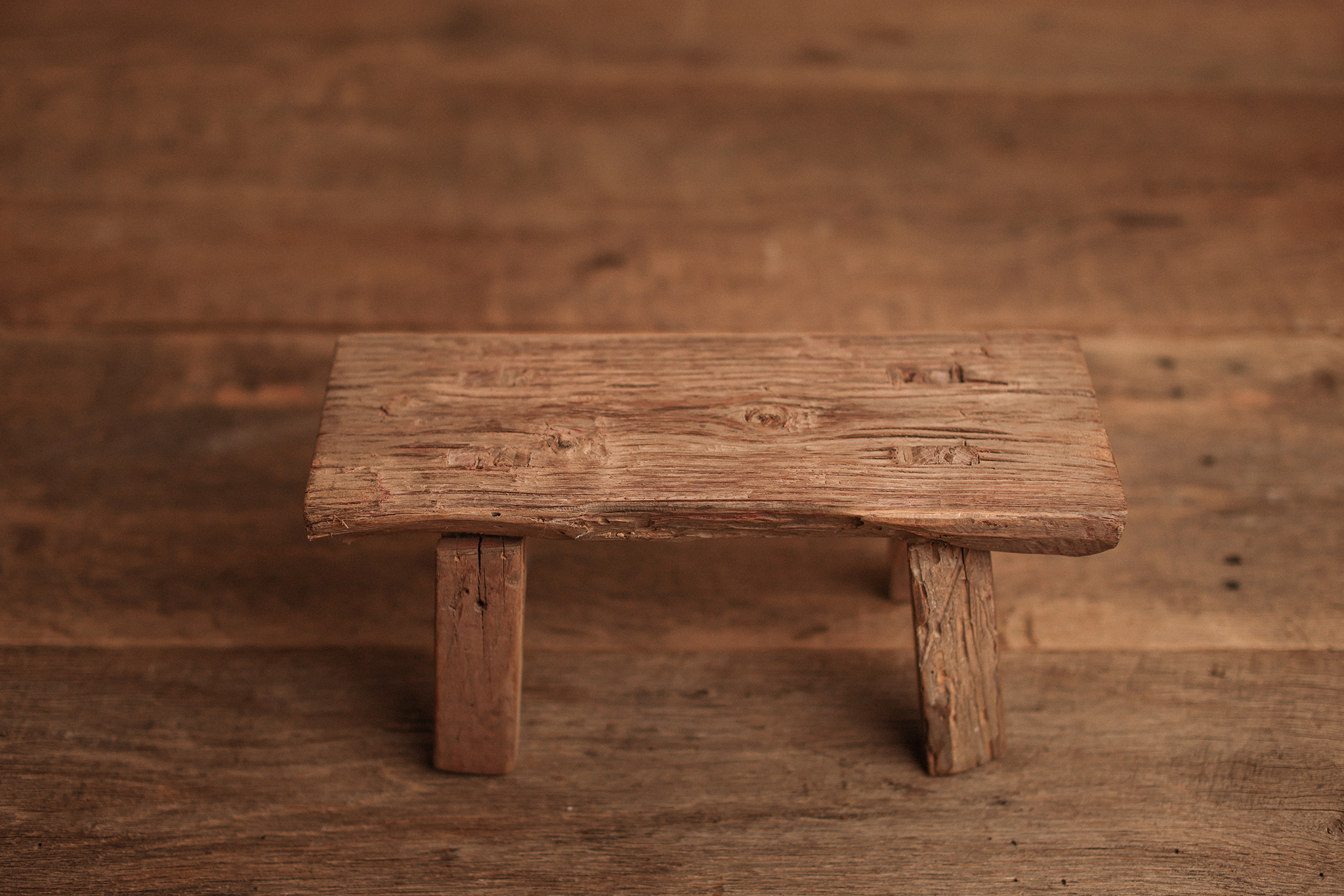 The Storyteller SITTER Stool - LOW
