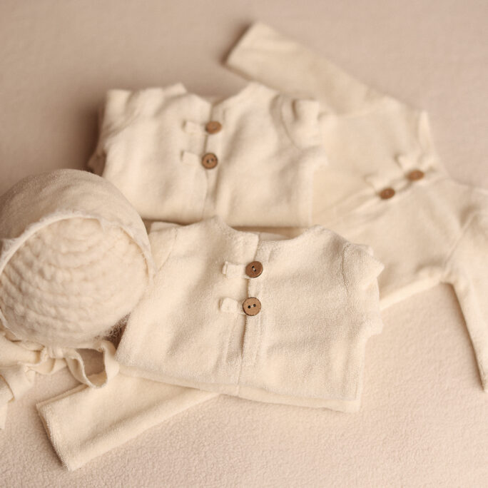 Winter Cream Set - Onesie, hat + free headband