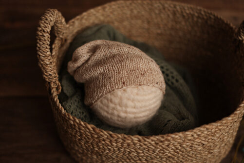 Newborn knitted sleepy hat