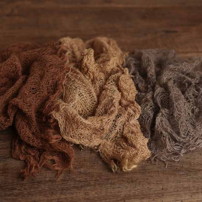 NESTING BURLAP LAYER