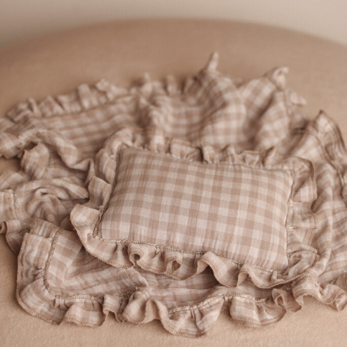 pillow and layer - gingham ruffle newborn set