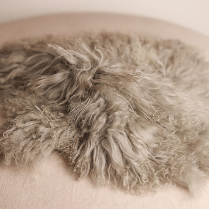 Square fur layer  SAGE GREY