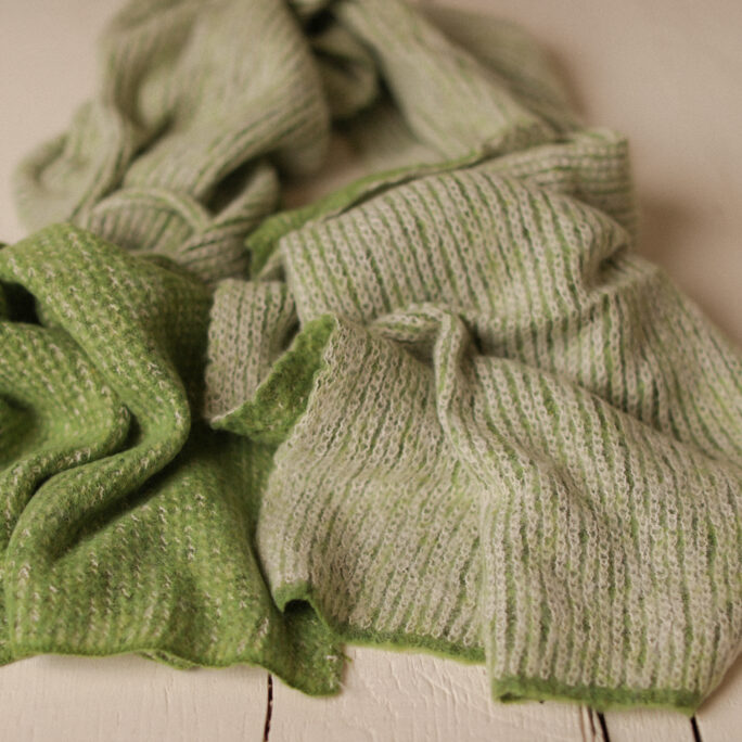 Long layer / scarf SHADES OF GREEN