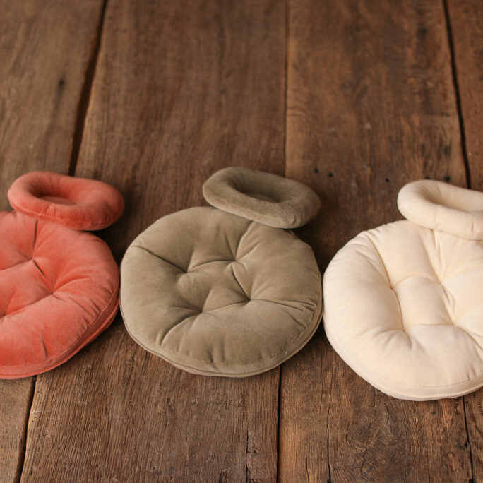 ROUND PILLOW with small head pillow