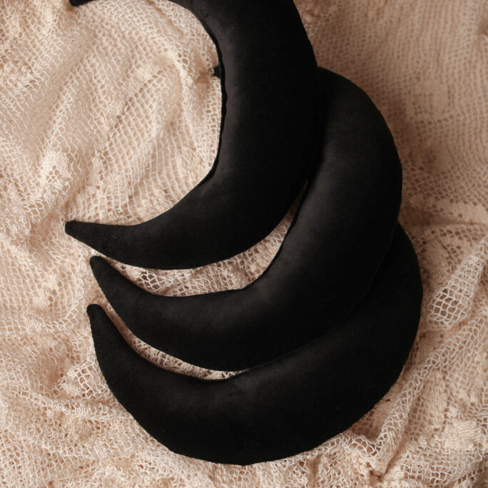 MOON POSER medium BLACK