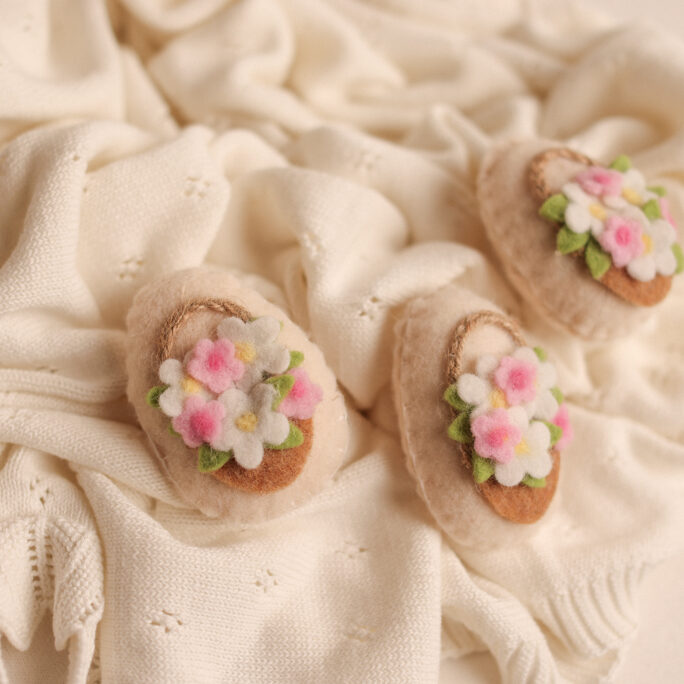 felt egg with flowers