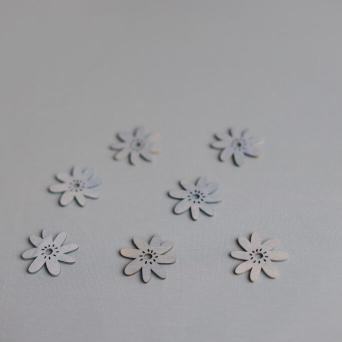 set of 7 Wooden Flowers - BLUE