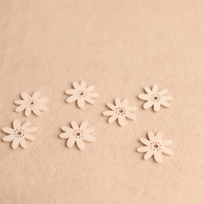 set of 7 Wooden Flowers - IVORY