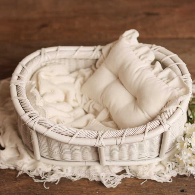 The Snuggle Woven Basket WHITE