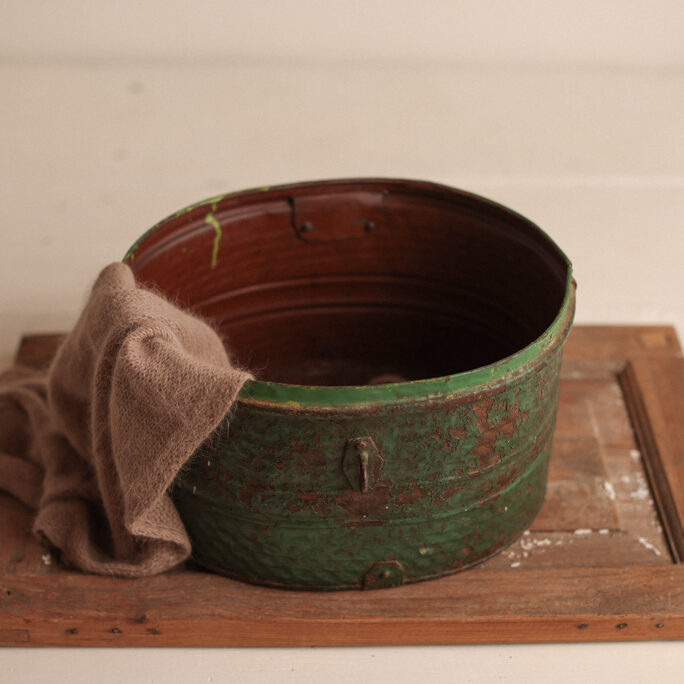 GREEN METAL CONTAINER