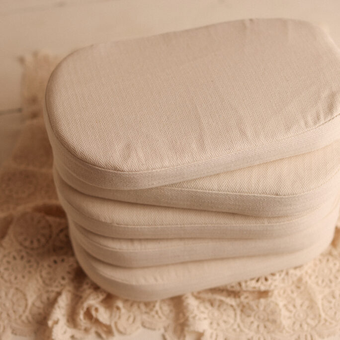 SIMPLE OVAL LINEN MATTRESS