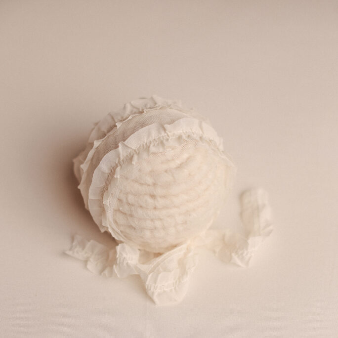 LACE BONNET