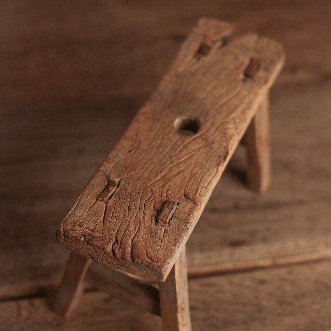 The Storyteller SITTER Stool