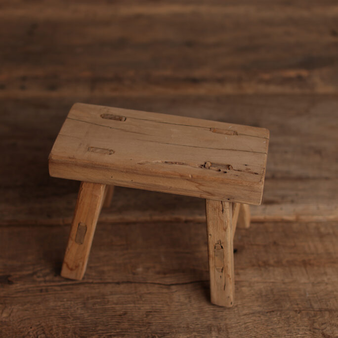 The Storyteller SITTER Stool