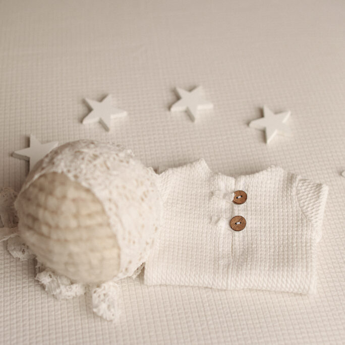 NEWBORN ONESIE textured