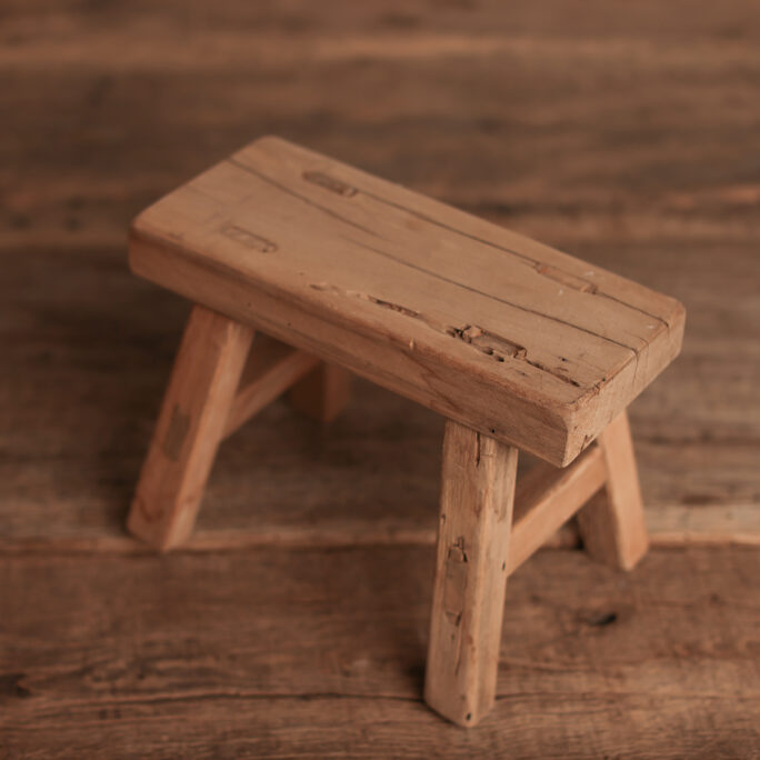 The Storyteller SITTER Stool