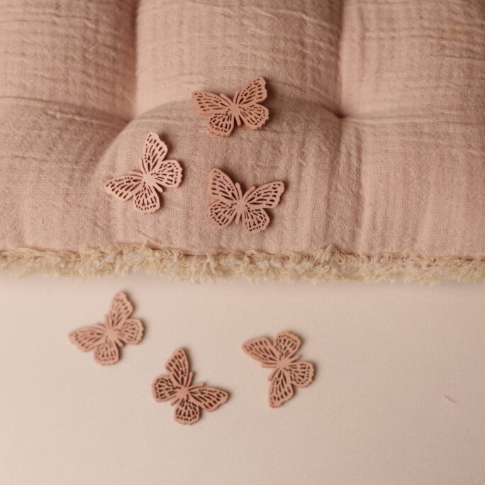 set of 6 Wooden Butterflies / DIFFERENT COLORS