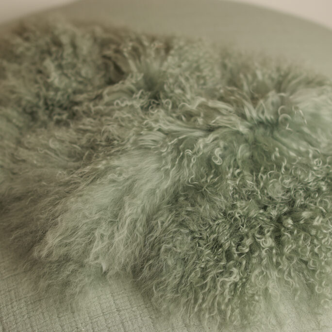 MINT - LARGE CURLY FUR