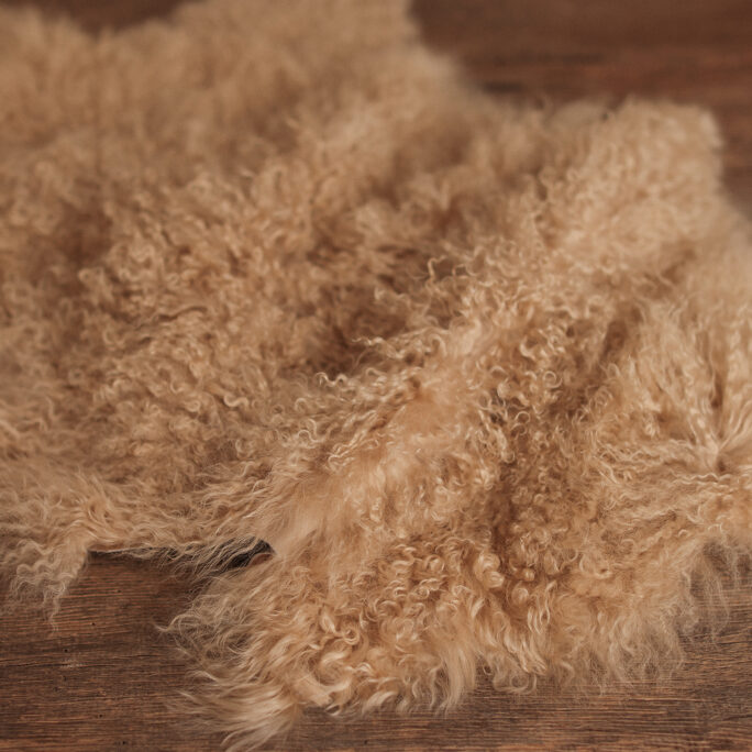 BEIGE - LARGE CURLY FUR