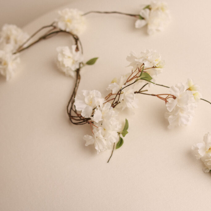 LONG BLOSSOM SLING - white
