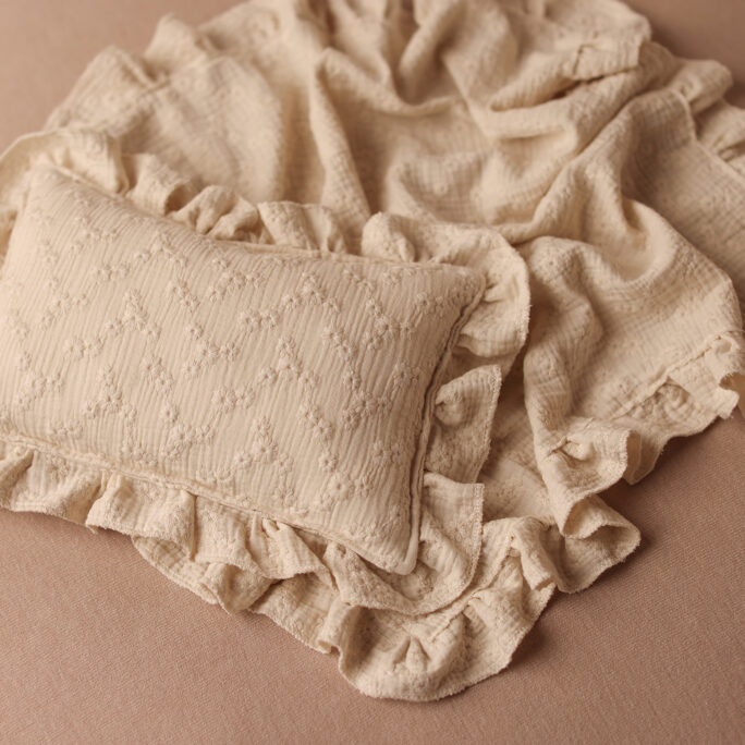 Ivory Bloom Pillow & Ruffle Blanket Set