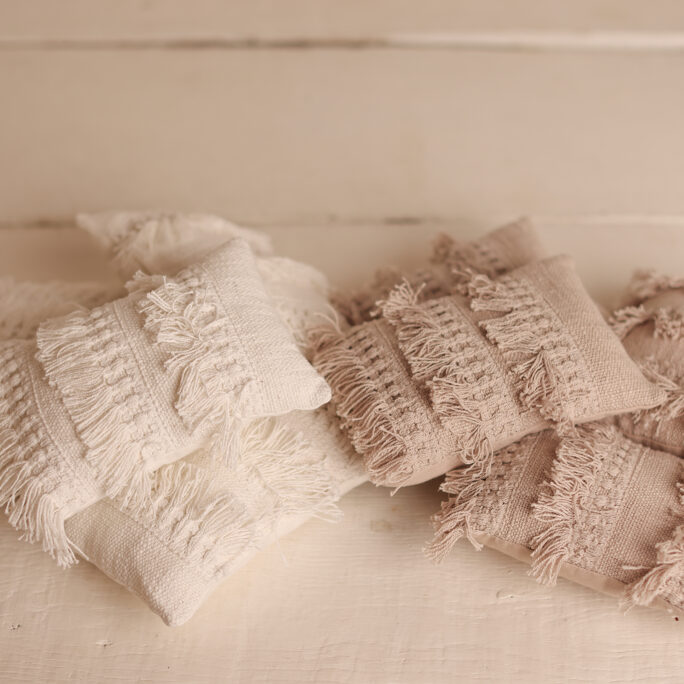 GOING OUT OF COLLECTION - Artiste pillow