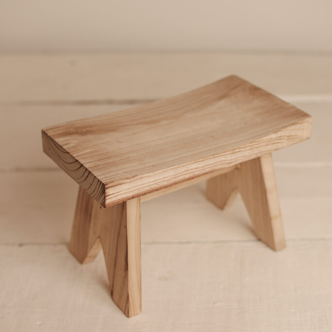 LIGHT WOOD BENCH