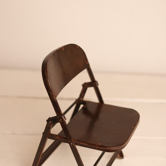 VINTAGE FOLD CHAIR