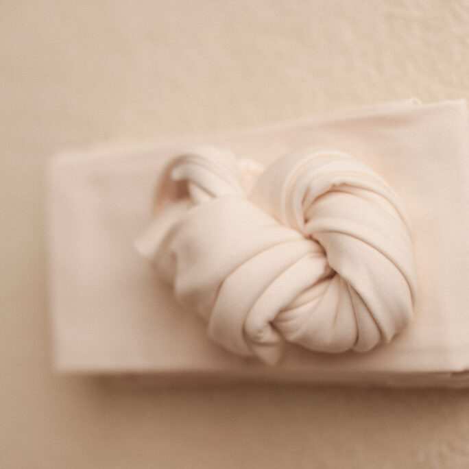 simple cream wrap