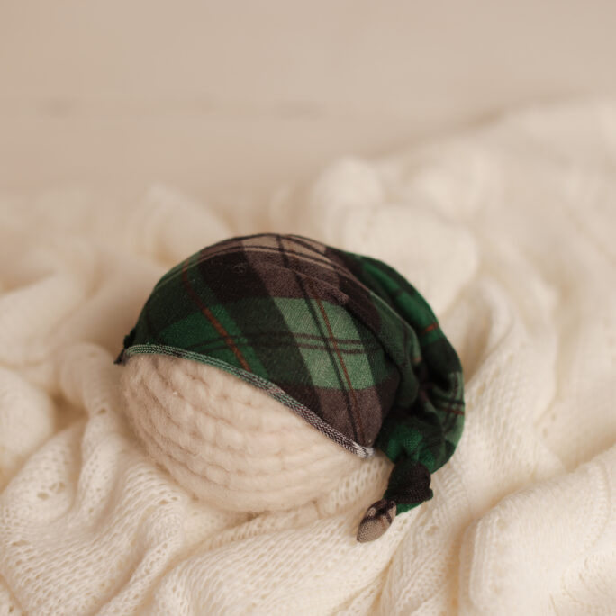 green hat