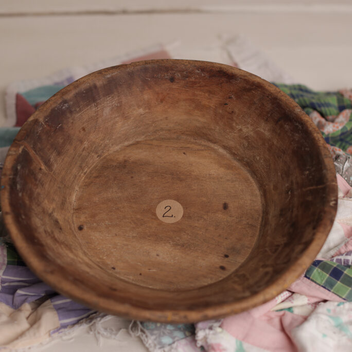 VINTAGE WOODEN BOWL 2