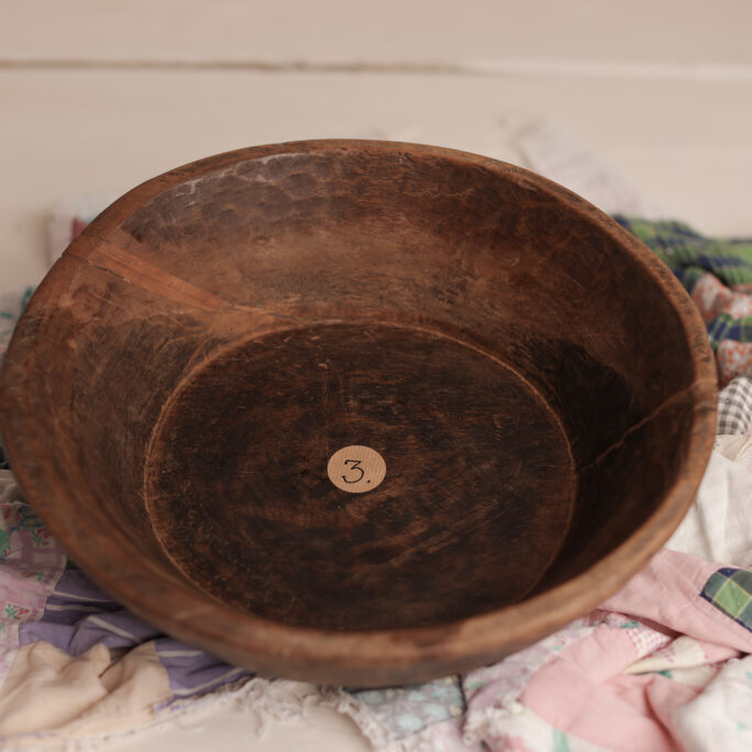 VINTAGE WOODEN BOWL 3