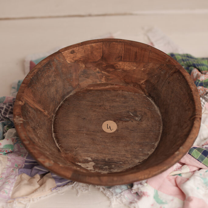 VINTAGE WOODEN BOWL 4