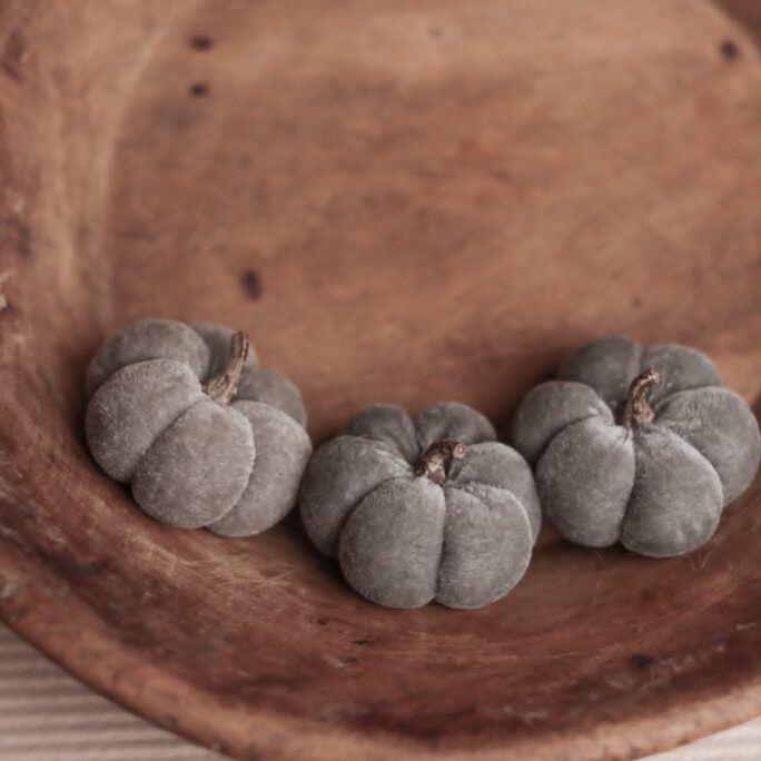 Set of 3 Grey Pumpkins