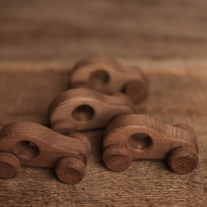 WOODEN sitter toy - auto WALNUT